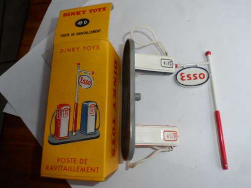 DINKY TOYS 49 D ESSO FUEL PUMP SET REPRO