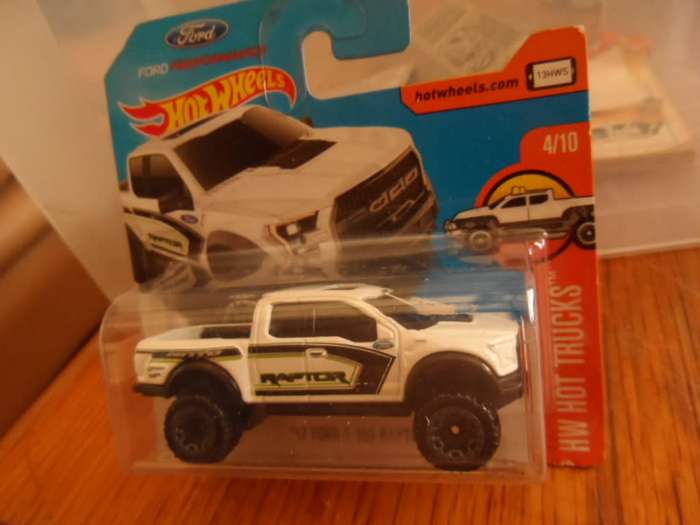 Hot Wheels `17 Ford F-150 Raptor #129 HW Hot Trucks   [m57]
