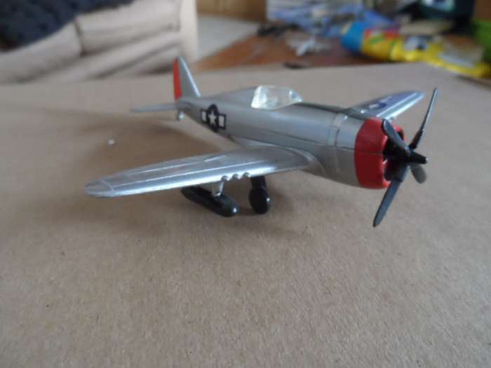 DIECAST ROADCHAMPS P-47D