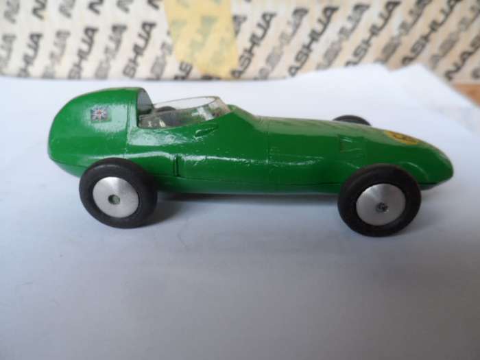 VINTAGE CORGI TOYS VANWALL RACING CAR-RESTORED   [M75]