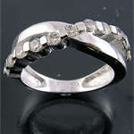 LOVELY RING WELL MADE IN 925 STERLING SILVER WITH WHITE CUBIC ZIRCONIA, SIZE 7.