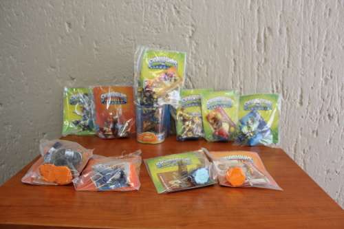 SET OF 11 ORIGINAL SKYLANDERS COLLECTORS FIGURINES IN ORIGINAL PACKAGING VIEW LIST IN DESCRIPTION