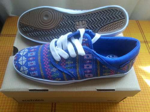 Etnies Caprice Sneakers size 5 - NEW