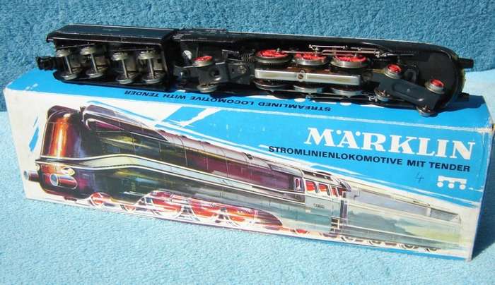 Marklin HO gauge BR03 Streamlined Steam Locomotive No. 3094