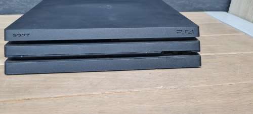 PS4 PRO GREAT CONDITION (PLEASE READ DESCRIPTION!!!)