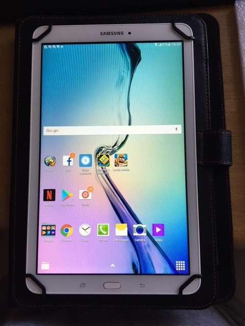 Samsung Galaxy Tab E 9.6" 8GB Tablet with Wi-Fi & 3G in White