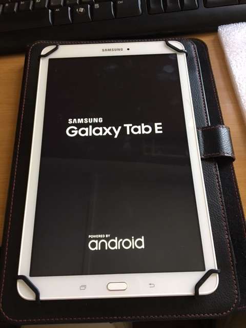 Samsung Galaxy Tab E 9.6" 8GB Tablet with Wi-Fi & 3G in White