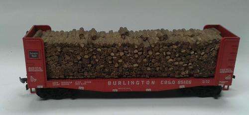 ATHEARN HO Scale  Wagon with Wood Load - Burlington