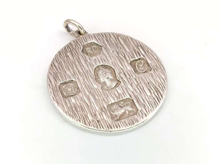 Queen's silver Jubilee pendant (sterling silver)