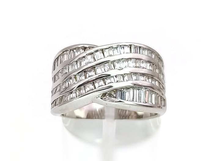 Elegant sterling silver and CZ ring, pavé set