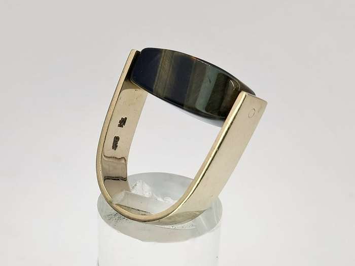 Mid-century Modern tiger`s eye men`s ring set in 9ct gold