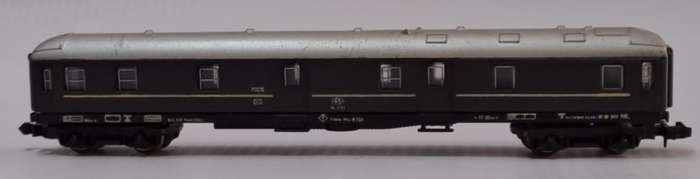 Model Trains N-Scale Lima 1x Passenger wagons, with metal wheels & couplers. Unboxed. (See pic`s)