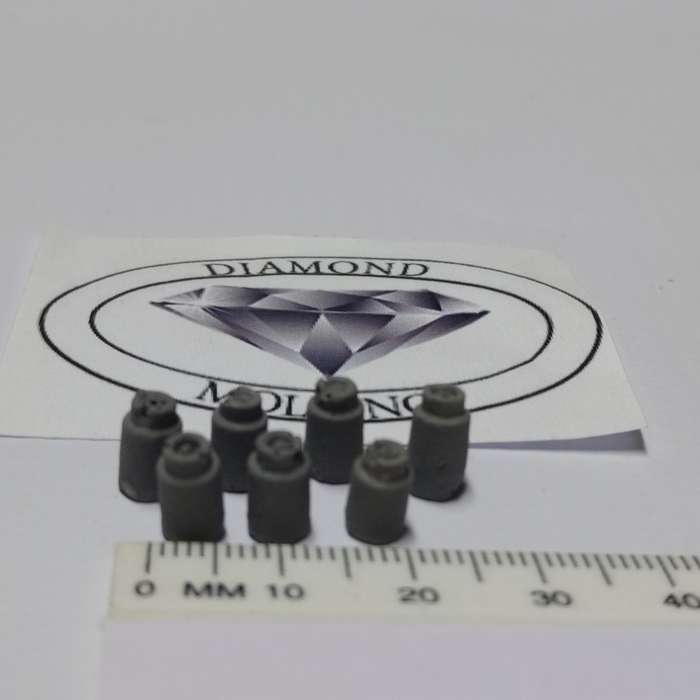 Model Trains HO 1 x Milk Cans (7 in pack) 5mm diameter x 8mm