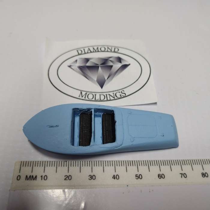 Model Trains HO 1 x Boat Ski (L. Blue) - 72mm x 25mm x 8mm