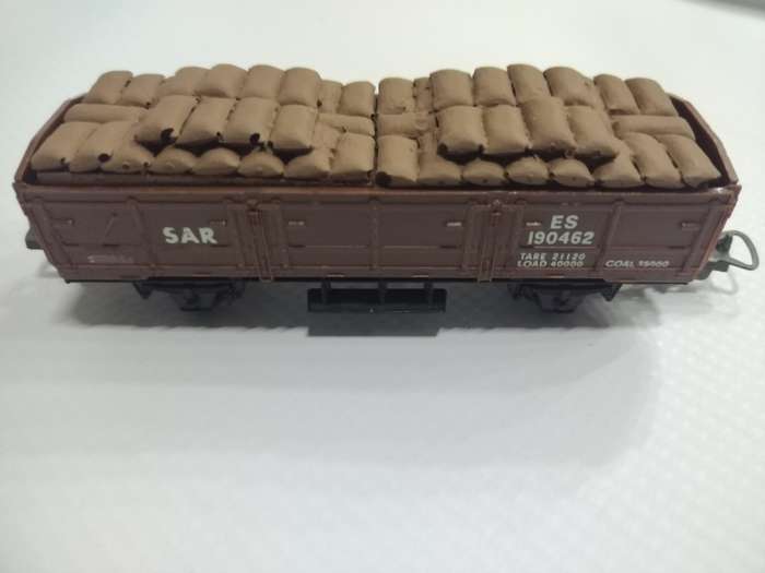 Model Trains HO 1 x Bags - Potato bags (2 x 28) Freight Load - 2 x 50mm x 31mm x 8mm