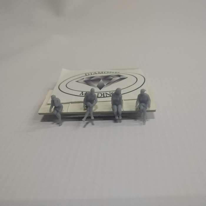 Model Trains 1:87 HO - Figures Sitting (x4) (Unpainted)