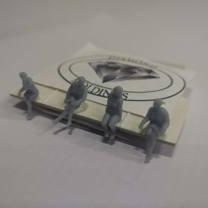 Model Trains 1:87 HO - Figures Sitting (x4) (Unpainted)