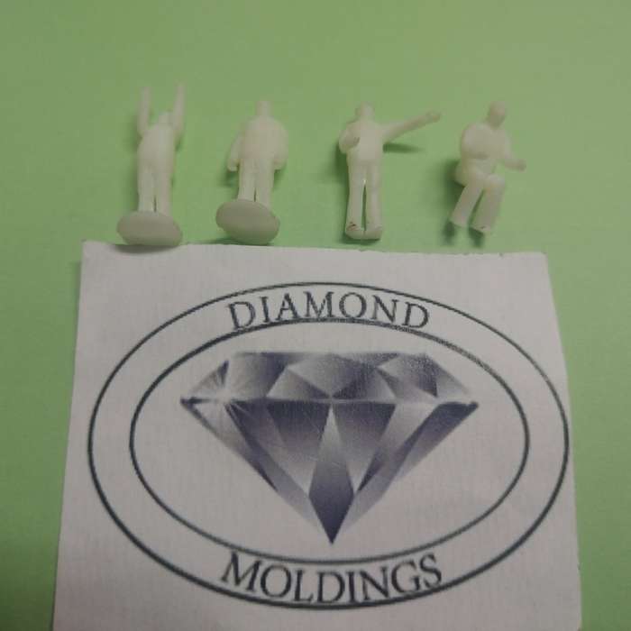 Model Trains 1:87 HO - Figures Standing (x4) (Unpainted)