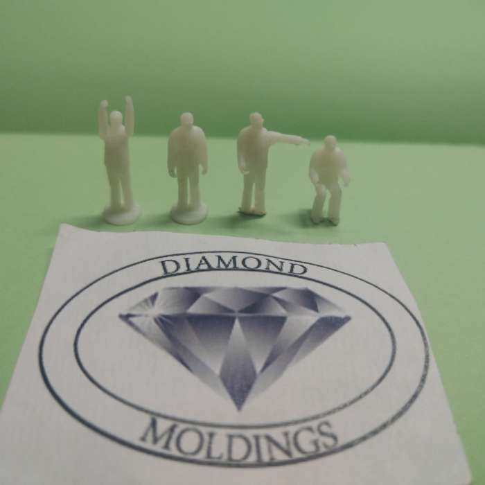 Model Trains 1:87 HO - Figures Standing (x4) (Unpainted)