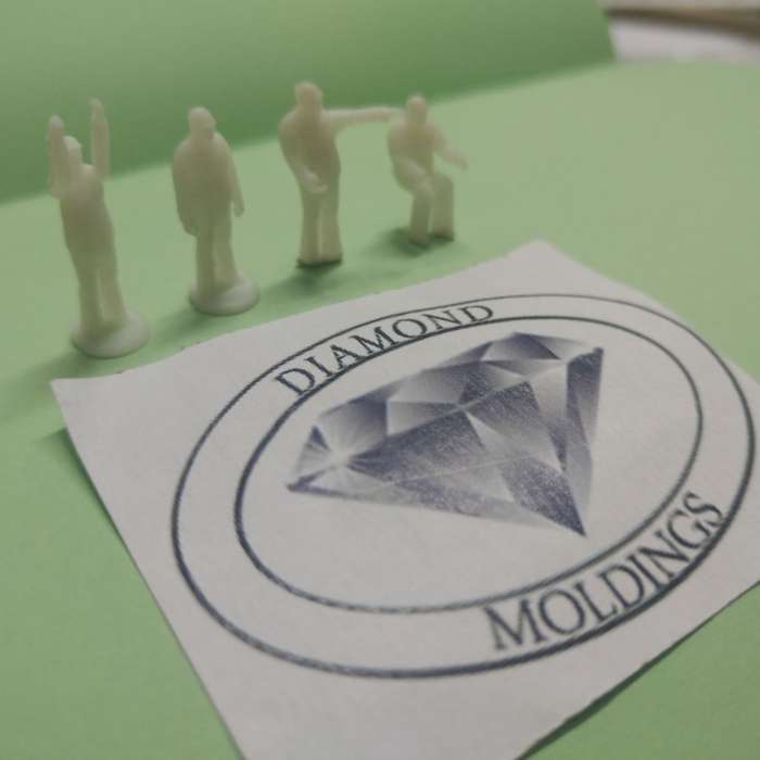 Model Trains 1:87 HO - Figures Standing (x4) (Unpainted)