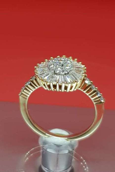 CLUSTER DESIGN 1.250ct DIAMOND RING  YELLOW GOLD **SUPER SPARKLY **