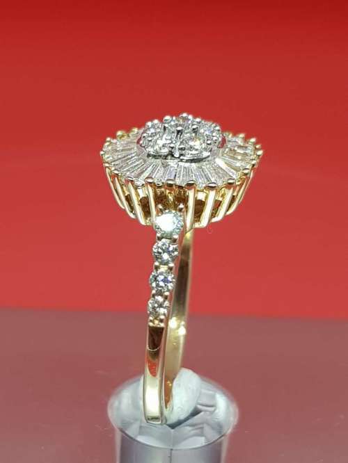 CLUSTER DESIGN 1.250ct DIAMOND RING  YELLOW GOLD **SUPER SPARKLY **