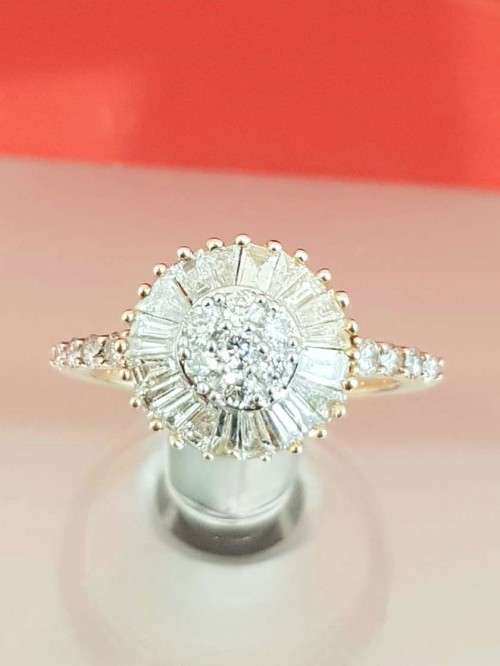CLUSTER DESIGN 1.250ct DIAMOND RING  YELLOW GOLD **SUPER SPARKLY **
