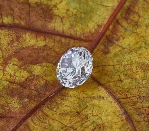 5Cts MOISSANITE ROUND VVSI/D BRILLIANT CUT **GRA Certified **