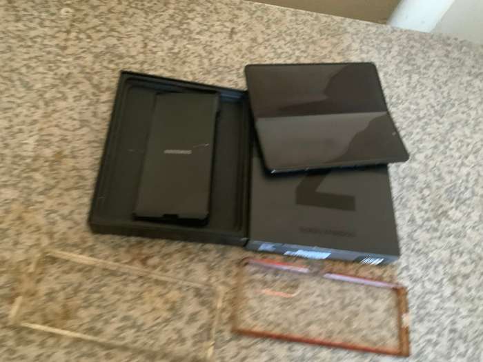 SAMSUNG  ZFOLD 3 DUAL SIM 256GB BLACK in the box