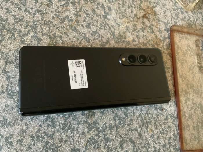 SAMSUNG  ZFOLD 3 DUAL SIM 256GB BLACK in the box