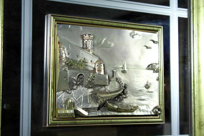Bas-relief Artwork on a mirror - A 3D artwork - harbor scene