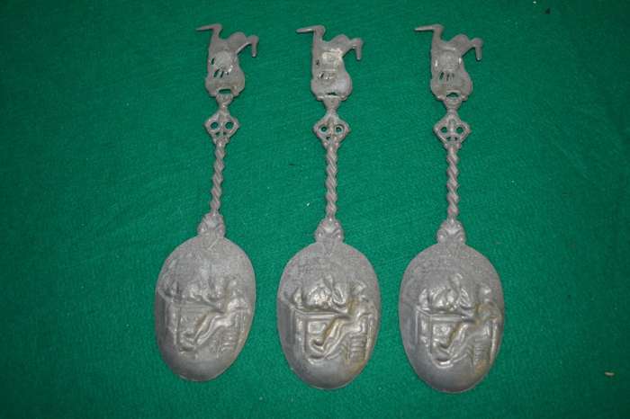 WWI Pewter Spoons Dutch Volendam battle of Texel ( Good luck souvinirs)