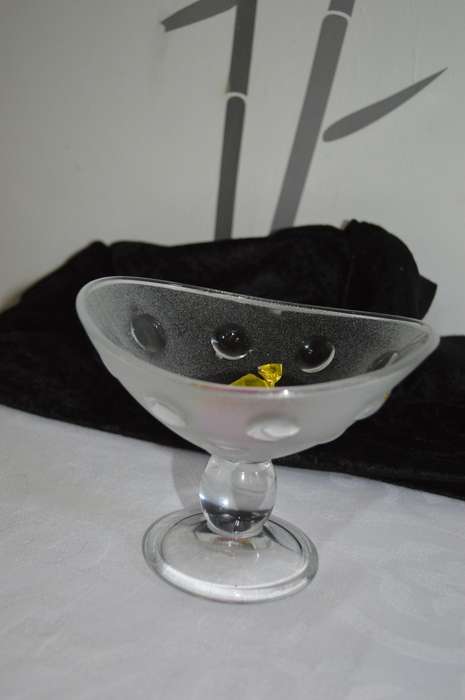 Stunning 60 style Italian frosted glass oversized ice cream dish