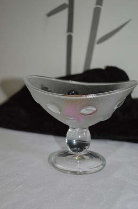 Stunning 60 style Italian frosted glass oversized ice cream dish