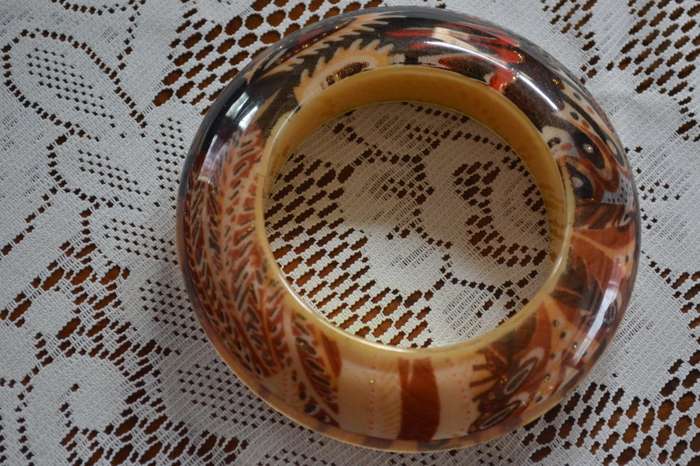 Stunning large bangle resin like new