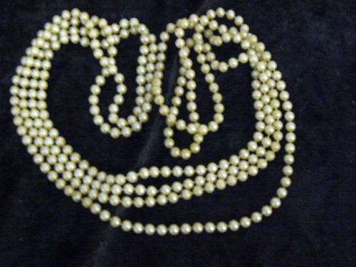 FOUX PEARL NECKLACES X 2