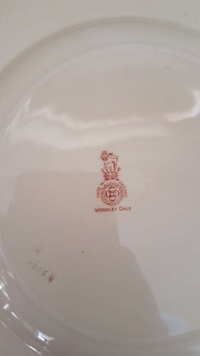 Royal Doulton  stunning Woodley dale rack plate A5195