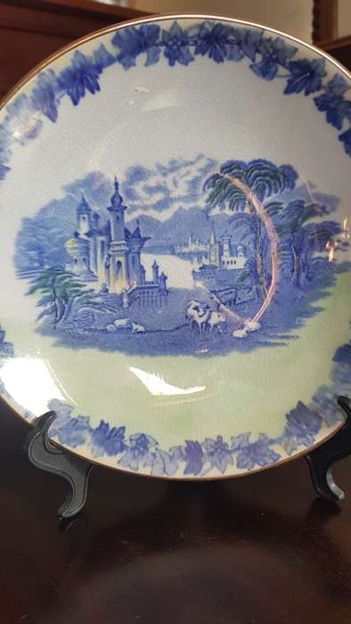 Marling Lustre snack dish lovely 18cm diam beautiful