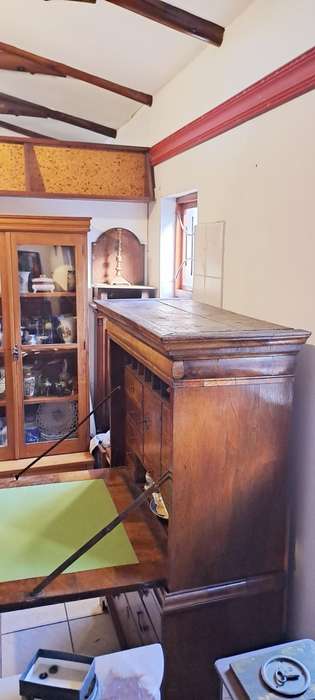 beautiful Queen Anne Secretaire chest/ Escritoire can 1710 in bur walnut.