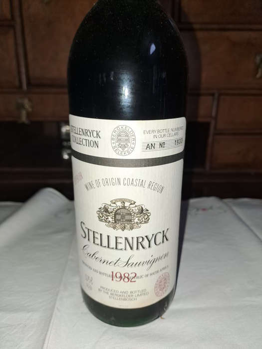 Stellenryck Cabernet Sauvignon 1982  bottle No 1933 superior