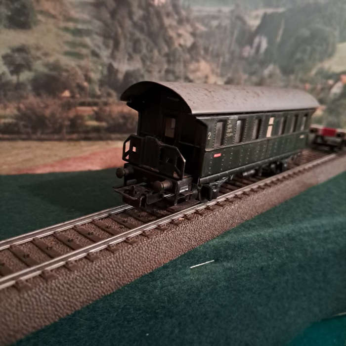 Marklin Ho 4002 (329-1) 1958 class 2 passenger coach