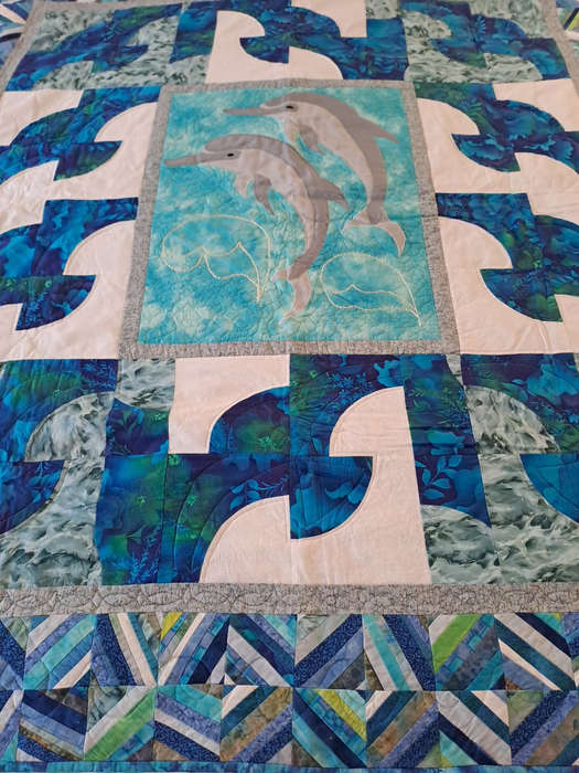 Beautiful dolphin hand made quilt 145cm x 160cm