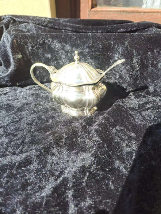 Epns mustard pot with inner and spoon