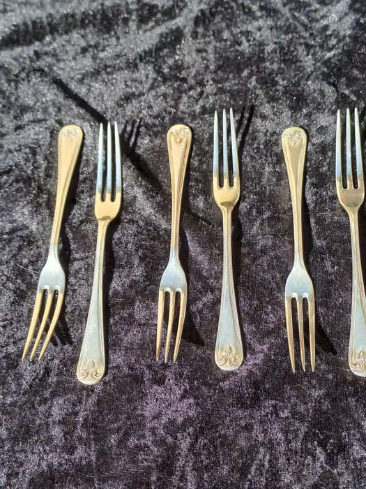^ hallmarked EP pickle forks very nice