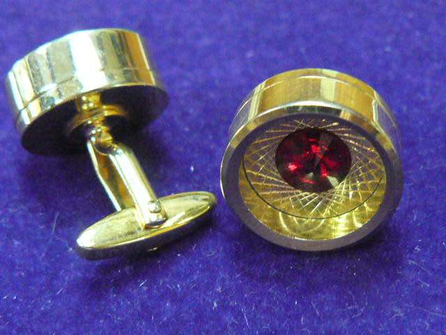 CUFF LINKS VINTAGE red stone and gold toned