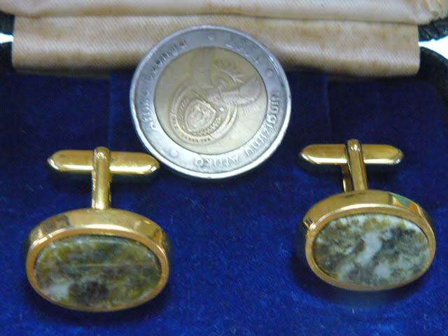 CUFF LINKS VINTAGE GENUINE CONNEMARA MARBLE / CORA - IRISH GOLD PLATED