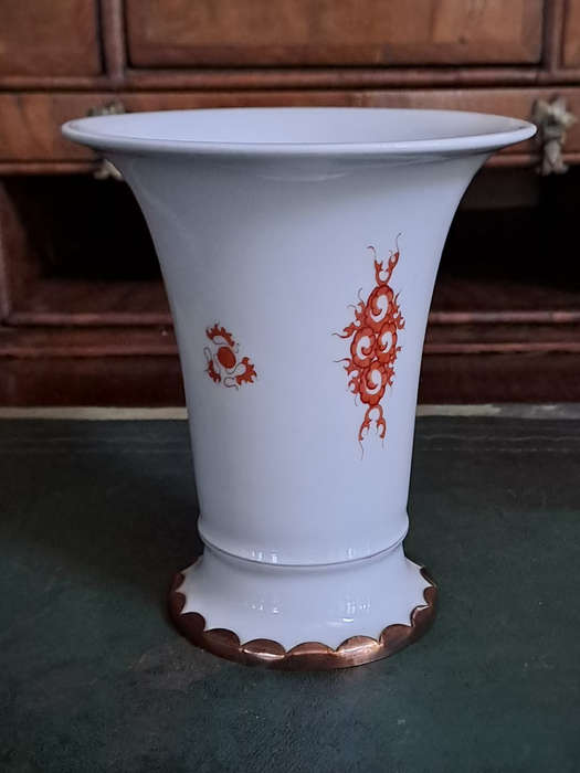 Antique Meissen RED MING DRAGON vase. Stunning 16cm tall