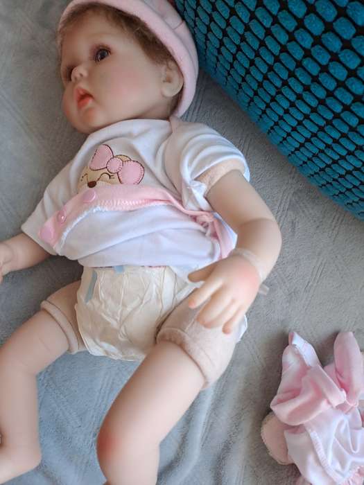 Re Born baby doll silicone