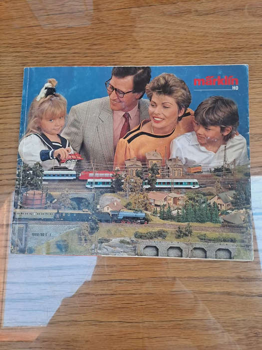 Old timer Marklin catalogue 1989/90E-1