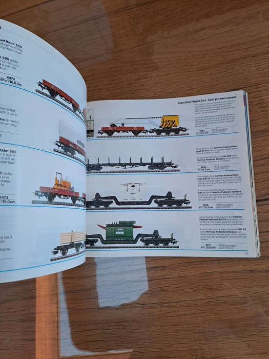 Old timer Marklin catalogue 1989/90E-1